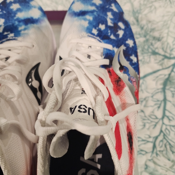 Men's Saucony Kinvara 12, Red White and Blue, Size 10 - Picture 4 of 10